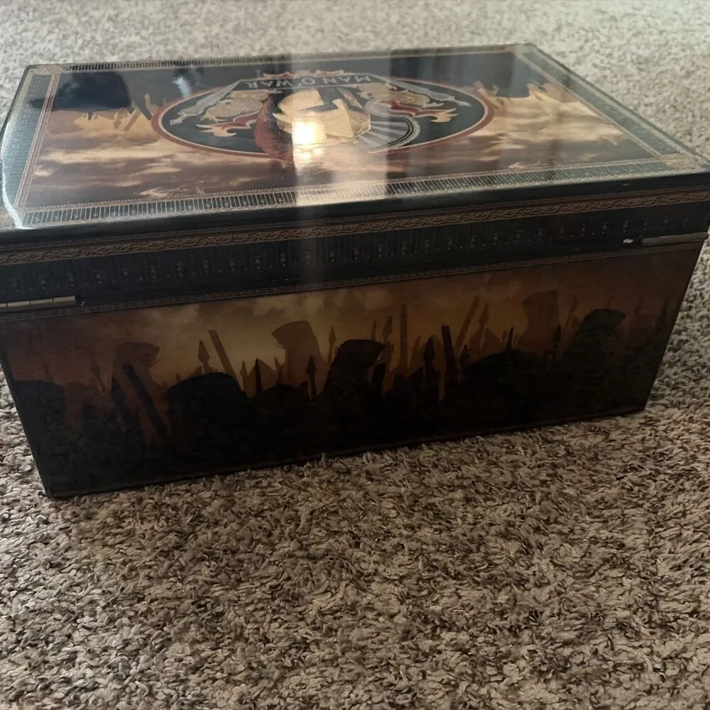 Man O War Large Humidor Spartan Battle Scene Laqured Wood Finish 100 Capacity